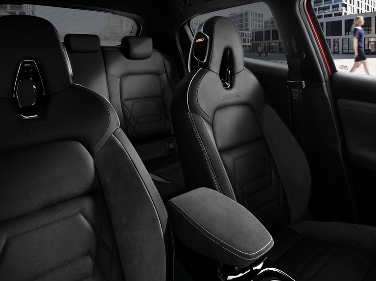 Premium monoform sports seats with partial leather and synthetic leather upholstery black