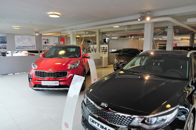 Kia salonas. Nauji KIA automobiliai 