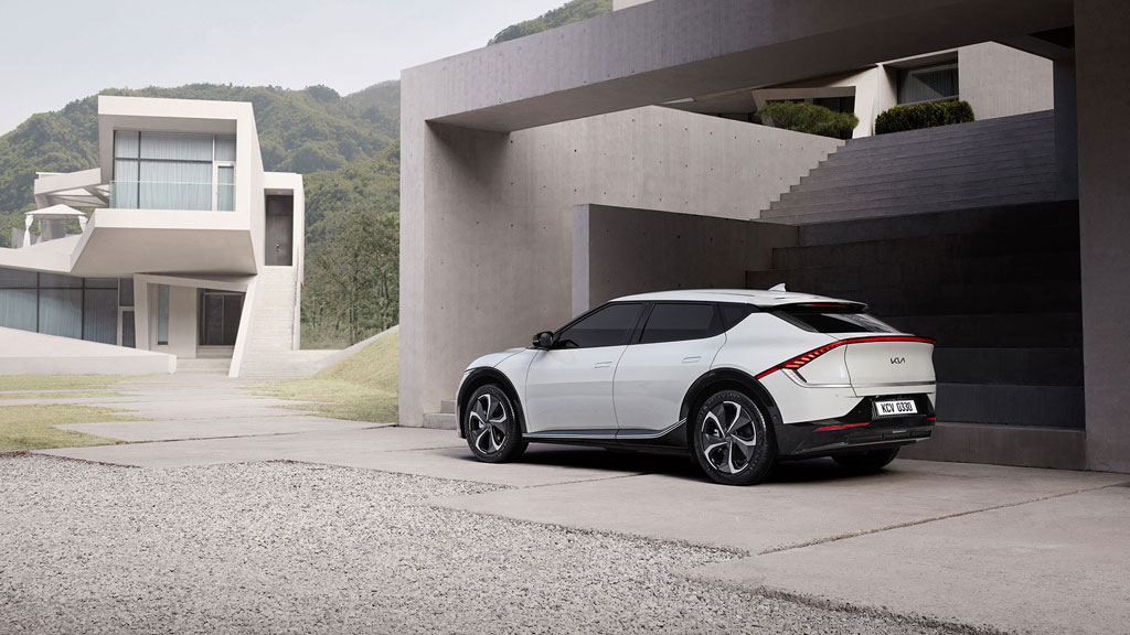 naujasis kia ev6 futuristinis automobilis