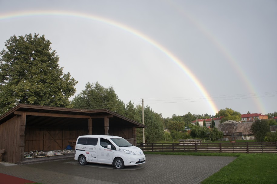 nissan env200