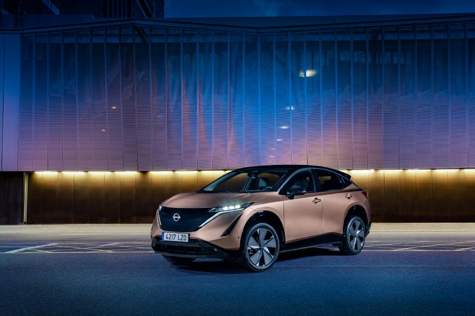 nissan ariya spalvos