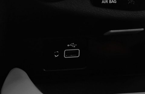 Naujasis Nissan Juke USB lizdai