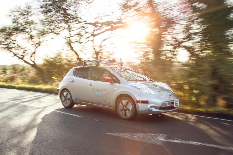 Autonominis Nissan automobilis