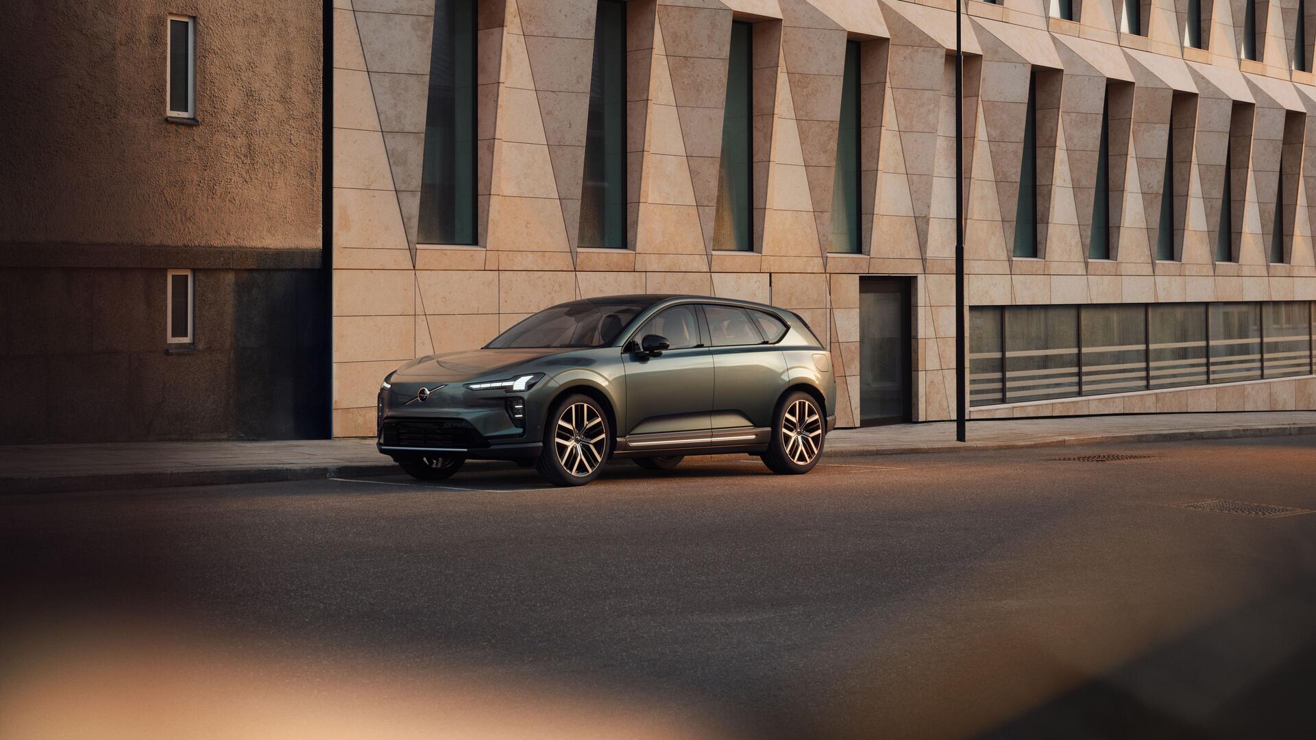 Фото Volvo EX60