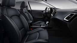 Leather Pack (Кожаный салон, электрическая регулировка водительского кресла с ячейкой памяти, вентиляция передних кресел, подогрев задних кресел, электро-регулировка поясничного валика  водительского кресла). Bключает VSAA51